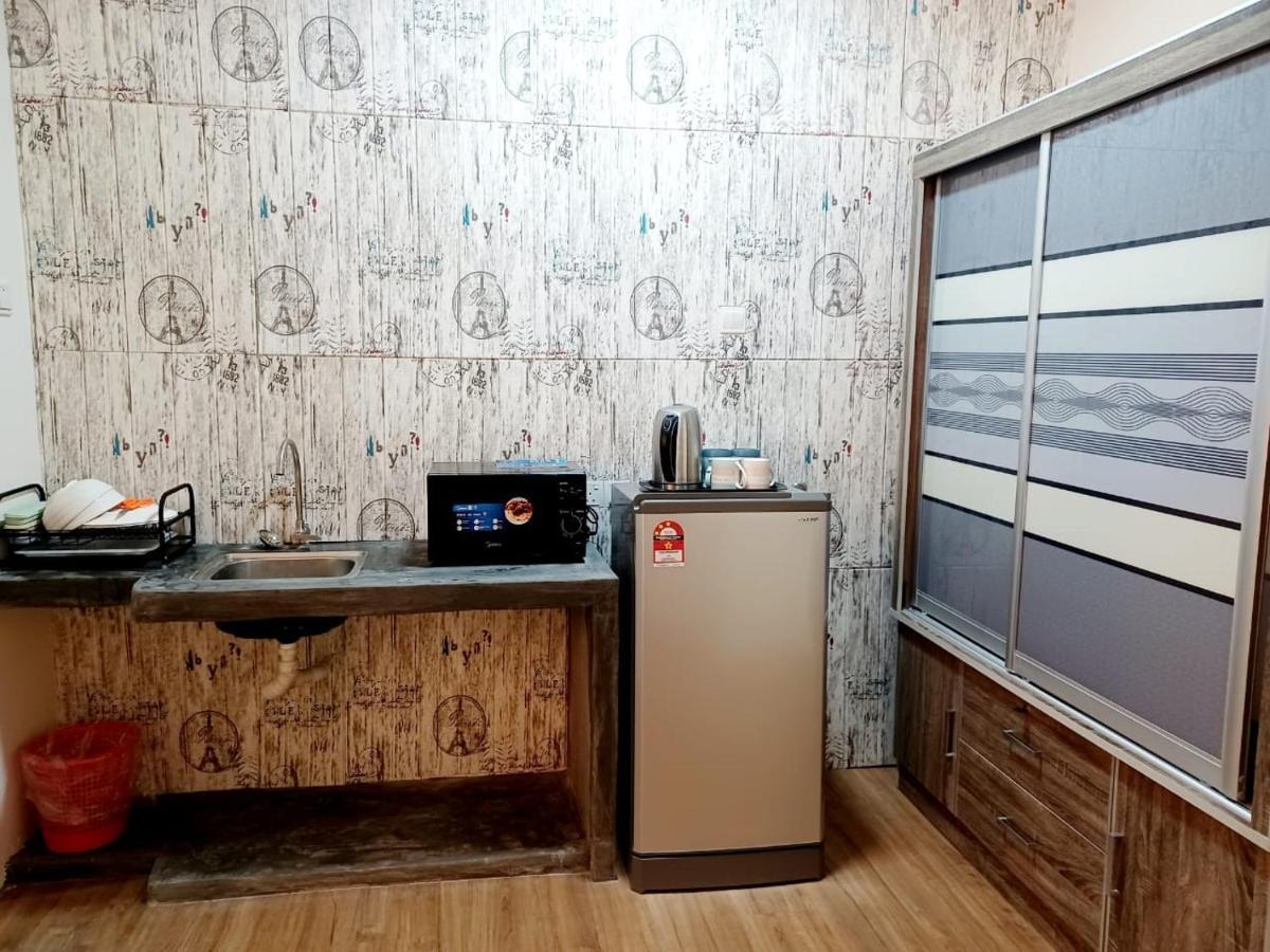 Saville Next To Mrt Sri Raya Station *
